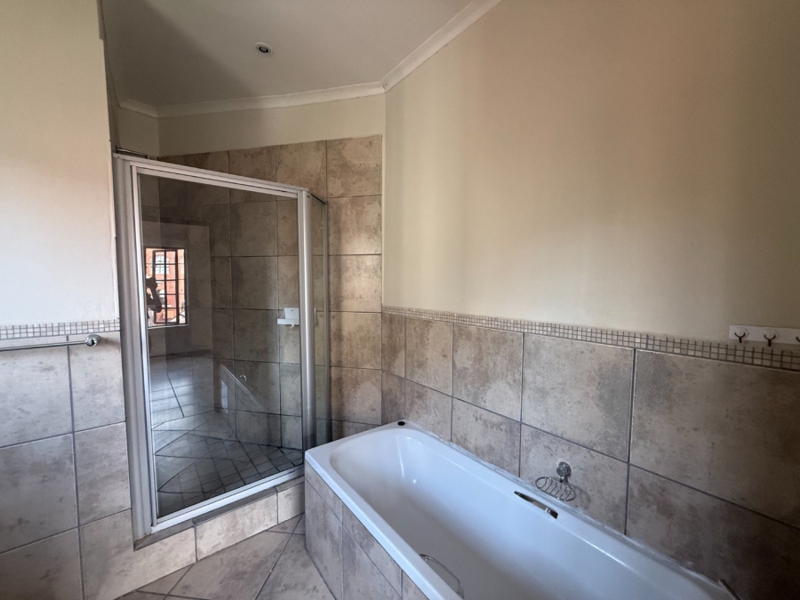 To Let 3 Bedroom Property for Rent in Landsmeer Residential Estate North West